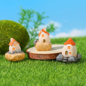 Juego de 3 adornos de casa en miniatura de resina para decoración de jardín, pintados a mano, de forma irregular independiente - Product Image 2