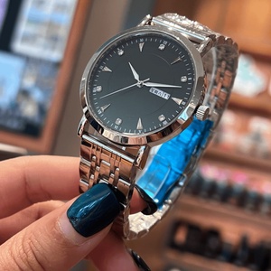 Reloj de Lujo Avanzado con Movimiento de Cuarzo Preciso, Doble Calendario, Manecillas de Acero Azul, Correa de Acero Inoxidable, Longines - Product Image 3