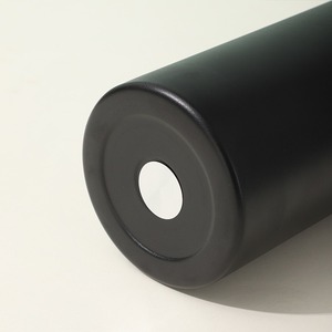 Botol air Magnet Logo kustom dengan dudukan ponsel Magnet dudukan telepon <span class=keywords><strong>16</strong></span> 18 <span class=keywords><strong>oz</strong></span> botol air termos terisolasi Magnet