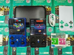 Consola de Juegos Retro Portátil R36MAX, 128 GB, Más de 20000 Juegos, RK3326, Pantalla de <span class=keywords><strong>4</strong></span>.0'' 720x720, 4000 mAh, Sistema Linux - Product Image 3