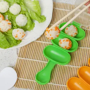 En çok satan özel Logo japon plastik 3 küçük çocuk topu Maker pirinç pişirme kalıpları suşi ile pirinç kaşığı sallamak pirinç topu aracı