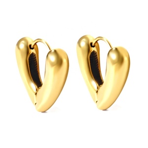 Boucles d'oreilles créoles personnalisées étanches pour femmes, en acier inoxydable plaqué or 18 carats, motif cœur creux épais - Product Image 3