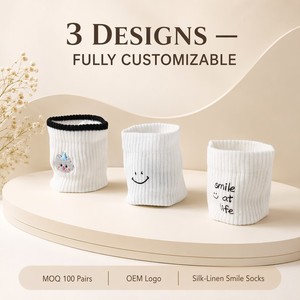 Chaussettes pour femmes <span class=keywords><strong>en</strong></span> soie et chanvre personnalisées OEM avec visage souriant noir et blanc - Product Image 2