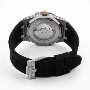 Montre automatique pour homme GEZFEEL avec boîtier en acier inoxydable, bracelet en silicone et affichage de la date sur le cadran - Product Image 4