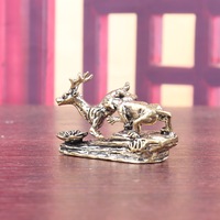 1 pièce Figurine en laiton motif léopard chassant un cerf tacheté, décoration rétro solide, objet décoratif de bureau, figurine en cuivre