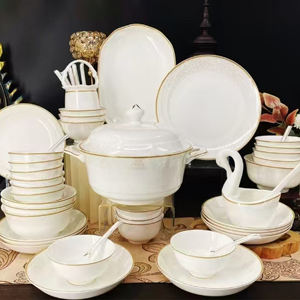 Grosir keramik 4 potong <span class=keywords><strong>set</strong></span> piring makan siang, <span class=keywords><strong>set</strong></span> peralatan makan porselen berbingkai emas Nordik gaya sederhana - Product Image 3