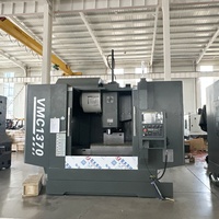Centre d'usinage vertical VMC1370 BT40 avec construction à guides rigides, fraisage de précision automatique pour composants en acier et aluminium