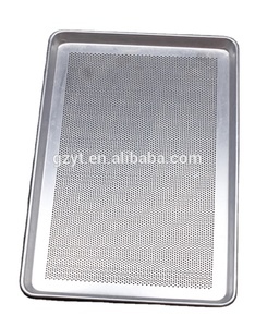 Vente flash : Mini moule à pâtisserie en aluminium, moule à gâteau carré perforé, bord biseauté, moule à biscuits en acier et silicone pour la cuisine à domicile - Product Image 2