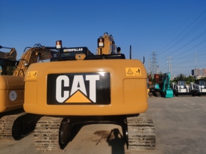 High-Performance Used Caterpillar CAT320D2 Excavator | Japan Made | 20Ton Hydraulic Digger with Advanced Features - Product Image 3