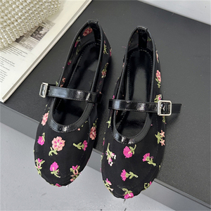 Chaussures plates en maille brodées florales pour femmes 2025 – Nouveau design élégant, chaussures à enfiler tendance pour l'été et l'automne - Product Image 4