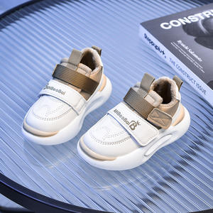 รองเท้ากีฬาลำลองกำมะหยี่สำหรับเด็ก, ฤดูใบไม้ร่วงฤดูหนาว2025มีพื้นผิวเป็นหนังรองเท้าสองชั้นดีไซน์ของเด็กผู้หญิงใหม่ - Product Image 1