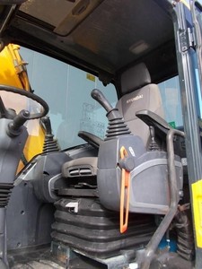 Excavadora de Orugas Multifuncional Usada Original de Corea, Hyundai HX220HD, Motor Yanmar, Alta Eficiencia, en Buenas Condiciones, en Venta - Product Image 6