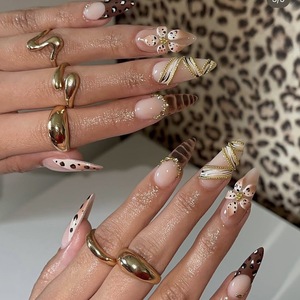 <span class=keywords><strong>Faux</strong></span> <span class=keywords><strong>ongles</strong></span> Maillard Leopard à presser, en amande, avec décorations métalliques dorées, faits à la main, réutilisables, style Y2K rétro, pour nail art - Product Image 5