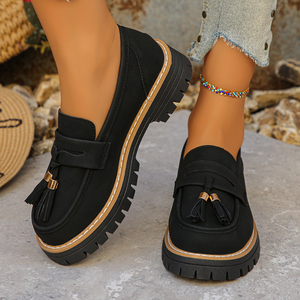 Mocassins noirs à pompons pour femmes - Chaussures à plateforme épaisse à enfiler, mocassins décontractés tendance avec décorations métalliques pour femmes - Product Image 4