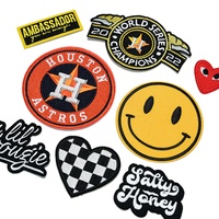 Prix usine Sport équipe Logo broderie vêtements patchs en gros coeur sourire énonciations brodé Patch pour vêtements et chapeaux