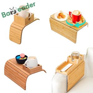 Bandeja de reposabrazos de sofá de bambú con portavasos desmontable, mesa de brazo de sofá antideslizante plegable para almacenamiento de teléfono de aperitivos y bebidas - Product Image 1