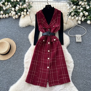 Ensemble robe sans manches à motif quadrillé et pull tricoté à col montant pour femme, idéal pour l'automne - Product Image 2