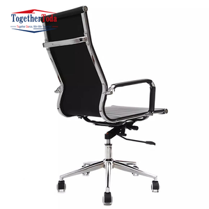 Sillas Ejecutivas de Oficina con Respaldo Alto, Ajustables, Giratorias, Ergonómicas, de Cuero Negro para Oficina - Product Image 3