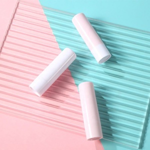 Tube de baume à lèvres rechargeable rose et blanc pour cosmétiques miniatures - Product Image 4