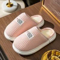 Nouvelles pantoufles d'hiver de luxe pour femmes, à bout fermé, design gonflé, épaisses, en peluche moelleuse, antidérapantes, chaudes, pour usage intérieur