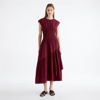 Nouvelle Robe Midi Femme Bordeaux Tendance à Col Rond, Manches Courtes, Taille Froncée, Asymétrique à Volants, Coupe Évasée, Personnalisable en Gros
