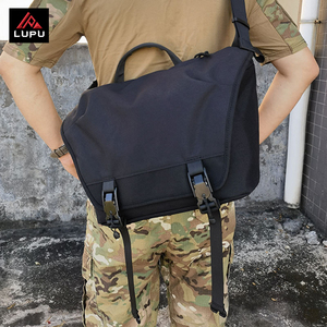 Sac à bandoulière en nylon imperméable, unisexe, design tactique, confortable pour un usage quotidien et tendance - Product Image 4