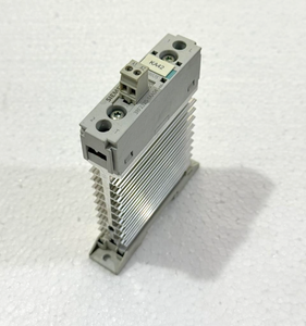 Tout neuf |   <span class=keywords><strong>SIRUS</strong></span> 3RF23201AA04 |   TESTÉ, OAKY, LIVRAISON RAPIDE pour PLC - Product Image 1