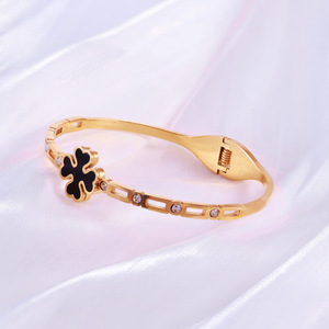Cohen Fashion 2025 镀金不锈钢手镯 镶嵌式粗款女士四叶草锆石手链 最新设计 - Product Image 4