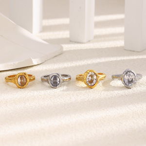Anillo Único para Mujer, Diseño Irregular Hecho a Mano, con Bisel Arrugado, Zirconia Ovalada Individual, Acero Inoxidable, Bañado en Oro al Vacío, Colección 2026 Art Niche - Product Image 3