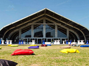 Tente d'exposition coupe-vent de chapiteau de courbe renforcée en aluminium de tissu de PVC de haute qualité pour des arènes de sports en plein air - Product Image 2