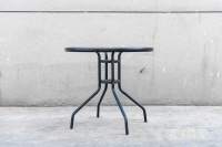 Table de bistrot moderne en acier noir mat avec plateau en verre pour extérieur, jardin, patio, événements, cour, parc, mobilier