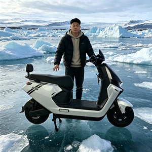 Motocicleta Eléctrica Inteligente de 3000W con Velocidad Máxima de 80km/h, Autonomía de 120km y Colores Personalizables - Product Image 5