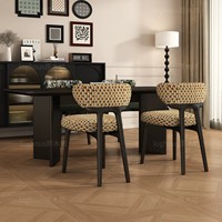 Chaise de salle à manger en bois massif de style nordique moderne et minimaliste, dossier ergonomique avec rembourrage doux, design de luxe léger, pour usage domestique et commercial