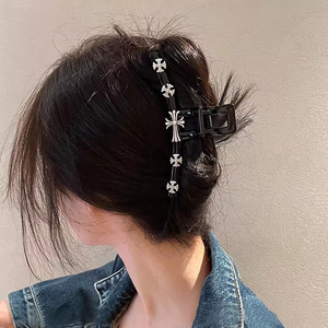 Artiglio per capelli di design di lusso Cool nero 13cm fermagli per capelli incrociati Rock Punk semplice clip per capelli per ragazze - Product Image 2