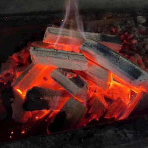 Charbon de bois en briquettes de sciure de bois de qualité supérieure, haute teneur en carbone, faible teneur en cendres, sans fumée, combustible pour barbecue, combustion longue durée 6 heures, export Vietnam - Product Image 1