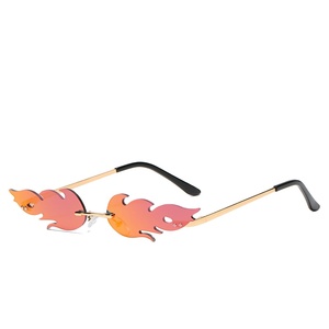 Gafas de Sol Sin Marco con Diseño de Llama Metálica, Estilo Y2K, Nueva Moda 2024 - Product Image 1