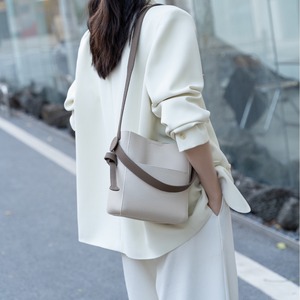 Sac à main pliable de créateur Louis Version 2025 en cuir PU véritable avec fermeture éclair, deux bretelles, sac de voyage unisexe imprimé - Product Image 2