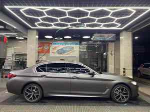 Film adhésif décoratif pour voiture et moto Alexander Silver 1,52x17M, couleur <span class=keywords><strong>chrome</strong></span> mat changeant de couleur, anti-infrarouge, PVC - Product Image 3
