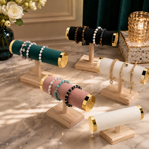 Expositor de Pulseras de Lujo Marca EQ con Base de Madera y Cilindro de Terciopelo para Mostrador de Joyería y Vitrinas de Marcas de Joyería - Product Image 1