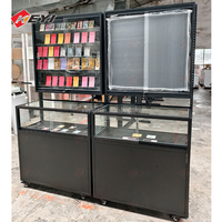 Modernes Pop-TCG-Displaygehäuse Schaufenster Einzelhandel Standvitrine aus Glas und Holz Sammelkarten-Displayregal mit LED-Beleuchtung
