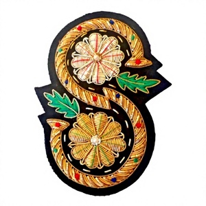 Broche crevette explosive en toile de haute qualité, broderie personnalisée, épingle de sûreté, épingle anti-lumière pour encolure, badge créatif décoratif - Product Image 1