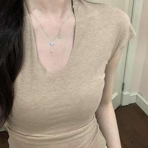 Collier en argent pur S925 avec diamants complets, perle en forme de goutte de dentelle, style princesse, design de niche, touche de luxe légère - Product Image 4