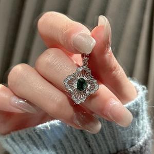 Colgante de Plata S925 Tallado, Estilo Retro Francés, Elegante, con Diseño Personalizado, Circonita Verde, Amuleto Único - Product Image 2