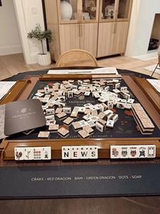 Juego de Mahjong Americano de 160 Piezas con Fichas Acrílicas de Textura de Mármol, Diseño Personalizado de Joker Marrón de 4 Capas para Uso en el Hogar y de Viaje - Product Image 3