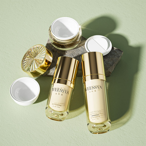 Set di Vasetti Cosmetici da 120ml, 100ml, 50ml, 30ml con Tappo Dorato Elegante e Pompa per Confezioni Skincare - Product Image 3
