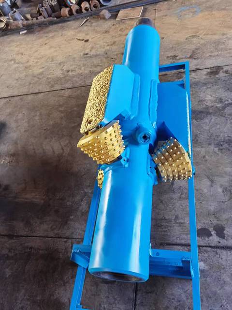17 1/2" Single Roller Reamer Bit 444.5mm Drilling Tool for HDD Well Female-Female Connection Carbide Material Forged 1 Piece