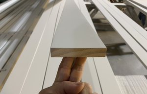Trimboards de madera maciza de pino imprimado blanco S4S tablero moldeado de madera 1x6 1x8 1x10 1x12 <span class=keywords><strong>Material</strong></span> <span class=keywords><strong>MDF</strong></span> duradero para interiores de hoteles - Product Image 4