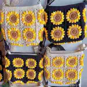 Sac de marché d'été fait main, pochette tournesol, sac de plage essentiel, sac de loisirs et de vacances Amigurumi, sac de courses pour femme, sac Granny Square - Product Image 2