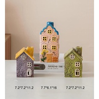 Maison de village printanière en céramique éclairée en porcelaine
