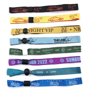 Werbe geschenke Kunststoffs chloss Gewebtes Stoff Armband Stoff Festival Armband Event Ticket Gewebtes Armband